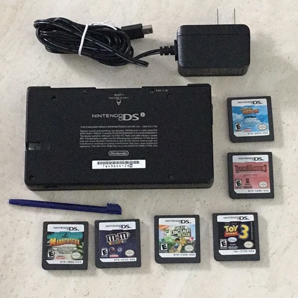 Nintendo DSi Console & 6 Nintendo DS Games Handheld System & Charger Toy Story - Picture 5 of 16